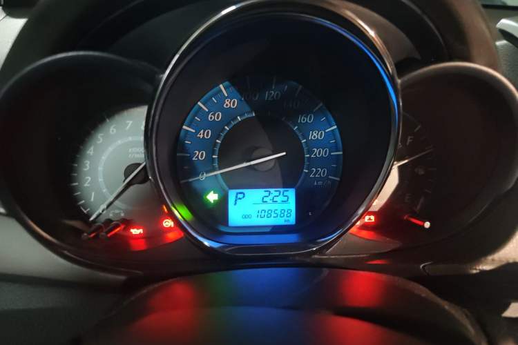 Used Toyota YARiS L Zhi Xuan 2015 1.5E Automatic Charm Edition Instrument Cluster
