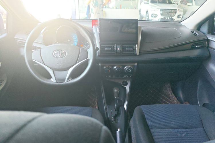 Used Toyota YARiS L Zhi Xuan 2015 1.5E Automatic Charm Edition Interior 3