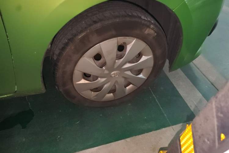 Used Toyota YARiS L Zhi Xuan 2015 1.5E Automatic Charm Edition Right Front Wheel Hub