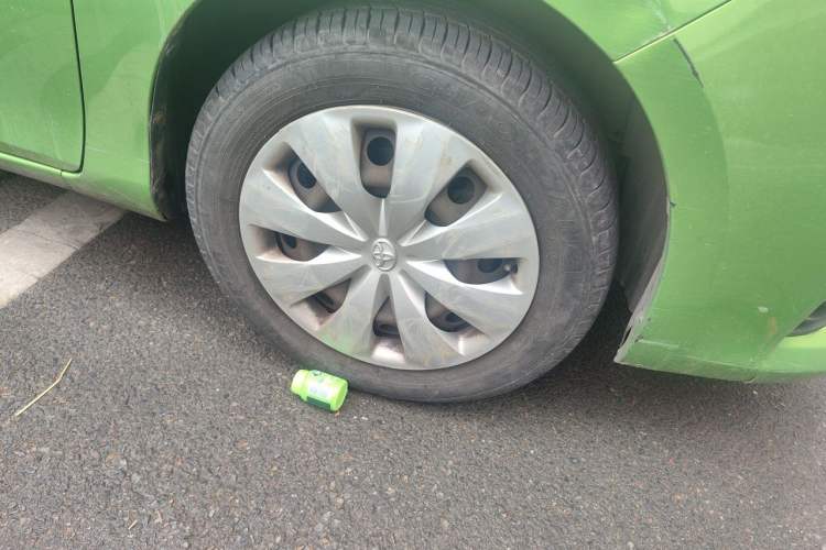 Used Toyota YARiS L Zhi Xuan 2015 1.5E Automatic Charm Edition Right Front Wheel Hub