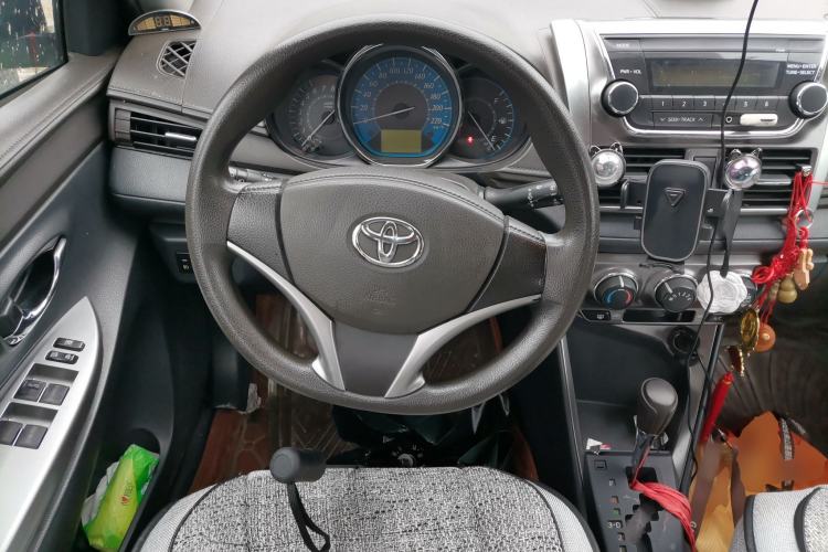 Used Toyota YARiS L Zhi Xuan 2015 1.5E Automatic Charm Edition Steering Wheel