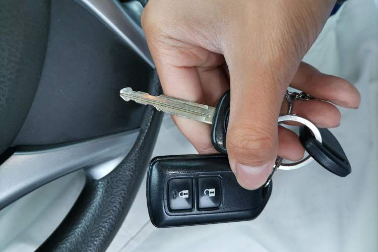 Used Toyota YARiS L Zhi Xuan 2015 1.5E Automatic Charm Edition Vehicle Key