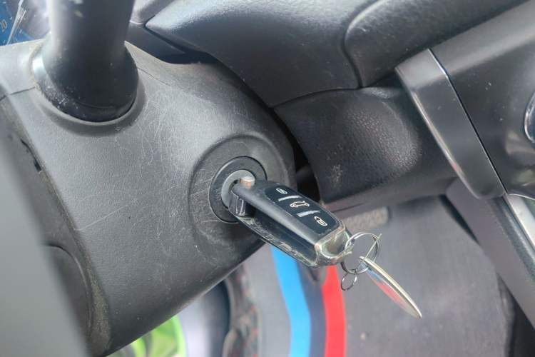 Used Toyota YARiS L Zhi Xuan 2015 1.5E Automatic Charm Edition Vehicle Key