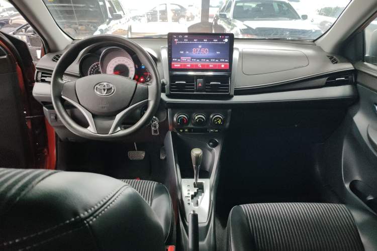 Used Toyota YARiS L Zhi Xuan 2015 1.5G Automatic Orange Limited Edition Center Console