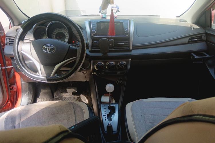 Used Toyota YARiS L Zhi Xuan 2015 1.5G Automatic Orange Limited Edition Center Console