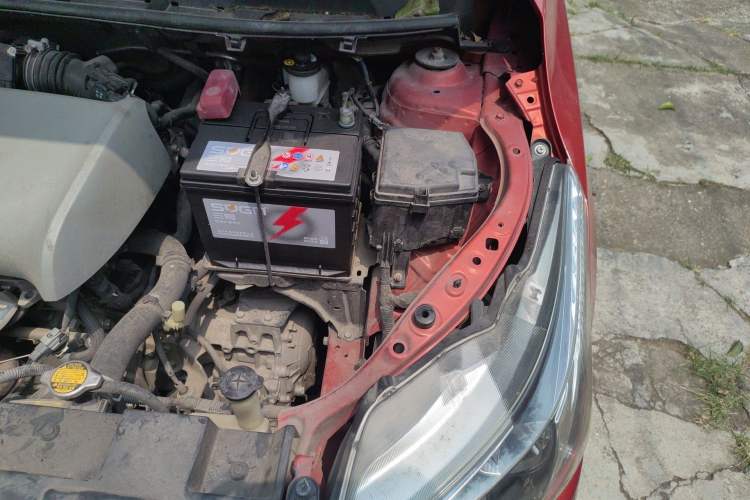 Used Toyota YARiS L Zhi Xuan 2015 1.5E Automatic Charm Edition Engine Bay Left