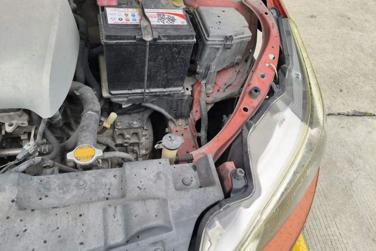 Used Toyota YARiS L Zhi Xuan 2015 1.5E Automatic Charm Edition Engine Bay Left