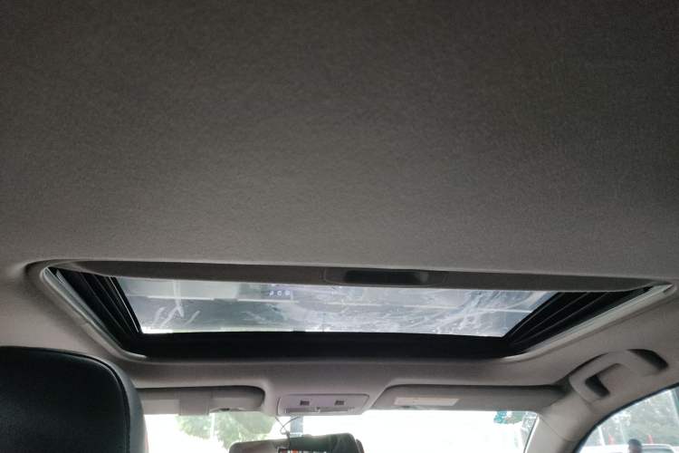 Used Toyota YARiS L Zhi Xuan 2015 1.5G Automatic Orange Limited Edition Headliner