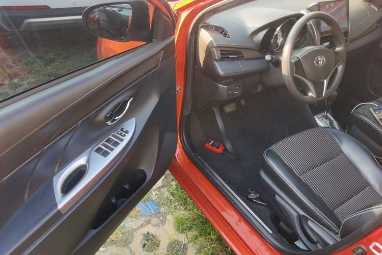 Used Toyota YARiS L Zhi Xuan 2015 1.5G Automatic Orange Limited Edition Interior 3