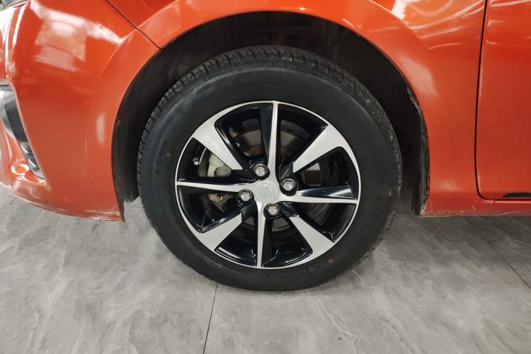Used Toyota YARiS L Zhi Xuan 2015 1.5G Automatic Orange Limited Edition Left Front Wheel Hub