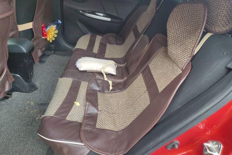 Used Toyota YARiS L Zhi Xuan 2015 1.5E Automatic Charm Edition Left Rear Seat