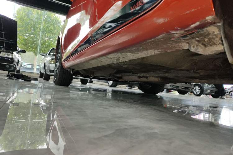 Used Toyota YARiS L Zhi Xuan 2015 1.5G Automatic Orange Limited Edition Left Side Sill