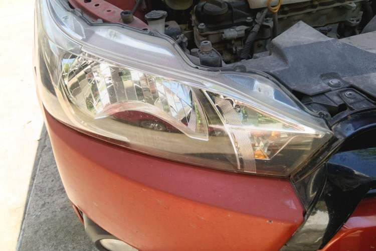Used Toyota YARiS L Zhi Xuan 2015 1.5G Automatic Orange Limited Edition Right Front Headlight