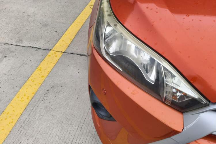 Used Toyota YARiS L Zhi Xuan 2015 1.5E Automatic Charm Edition Right Front Headlight