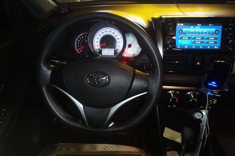 Used Toyota YARiS L Zhi Xuan 2015 1.5G Automatic Orange Limited Edition Steering Wheel