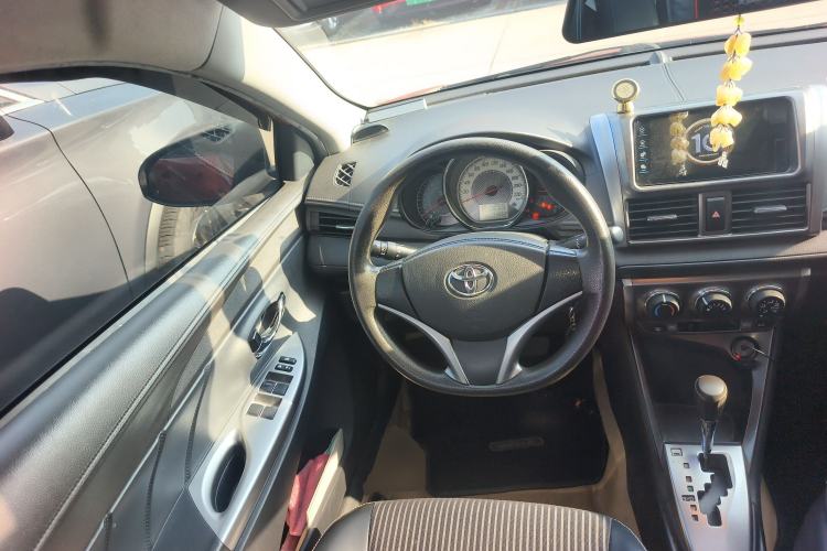 Used Toyota YARiS L Zhi Xuan 2015 1.5G Automatic Orange Limited Edition Steering Wheel