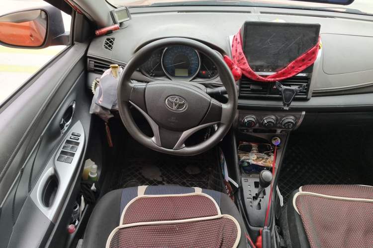 Used Toyota YARiS L Zhi Xuan 2015 1.5E Automatic Charm Edition Steering Wheel