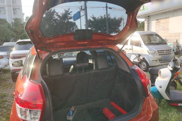Used Toyota YARiS L Zhi Xuan 2015 1.5G Automatic Orange Limited Edition Trunk