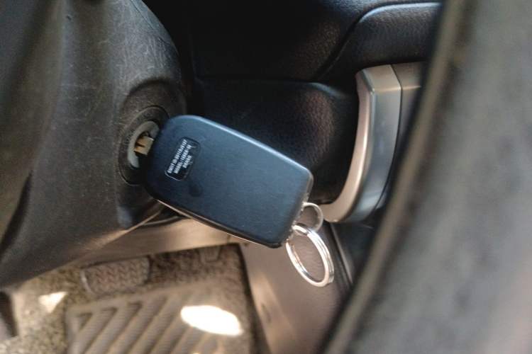 Used Toyota YARiS L Zhi Xuan 2015 1.5G Automatic Orange Limited Edition Vehicle Key