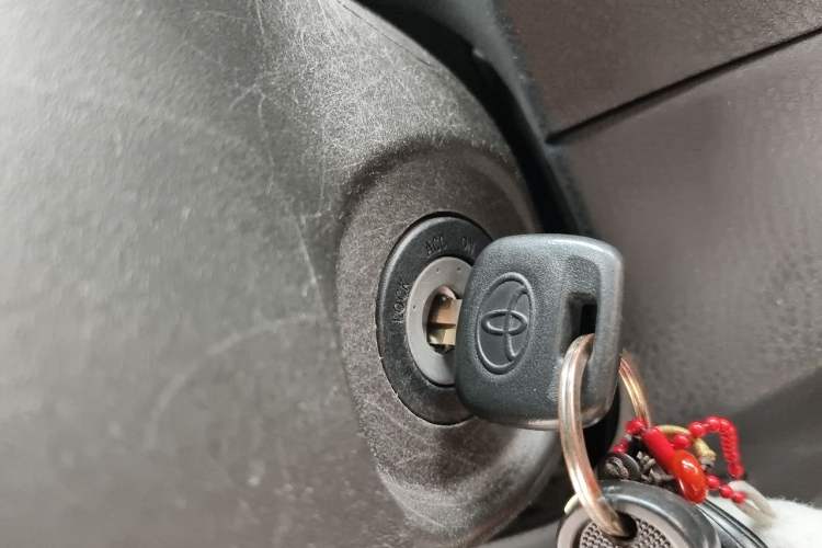 Used Toyota YARiS L Zhi Xuan 2015 1.5E Automatic Charm Edition Vehicle Key