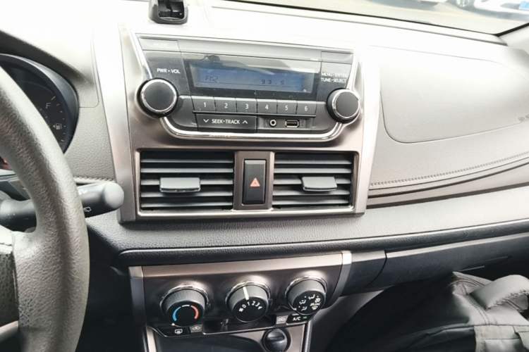 Used Toyota YARiS L Zhi Xuan 2015 1.5E Automatic Charm Edition Audio And AC Panel