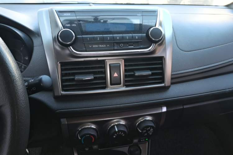 Used Toyota YARiS L Zhi Xuan 2015 1.5E Automatic Charm Edition Audio And AC Panel