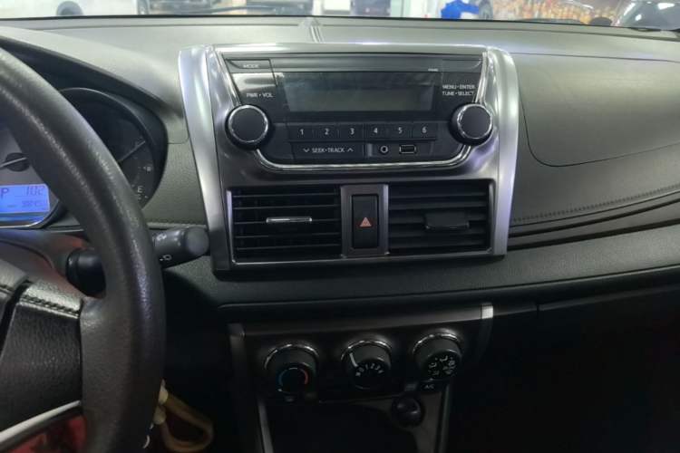Used Toyota YARiS L Zhi Xuan 2015 1.5E Automatic Charm Edition Audio And AC Panel