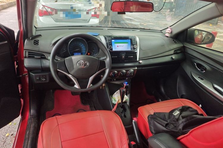 Used Toyota YARiS L Zhi Xuan 2015 1.5E Automatic Charm Edition Center Console