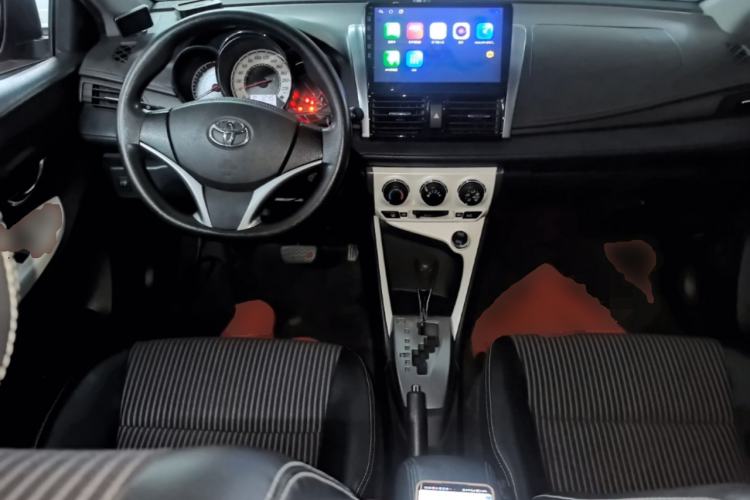 Used Toyota YARiS L Zhi Xuan 2015 1.5G Automatic Xuan Dong Sunroof Special Edition Center Console