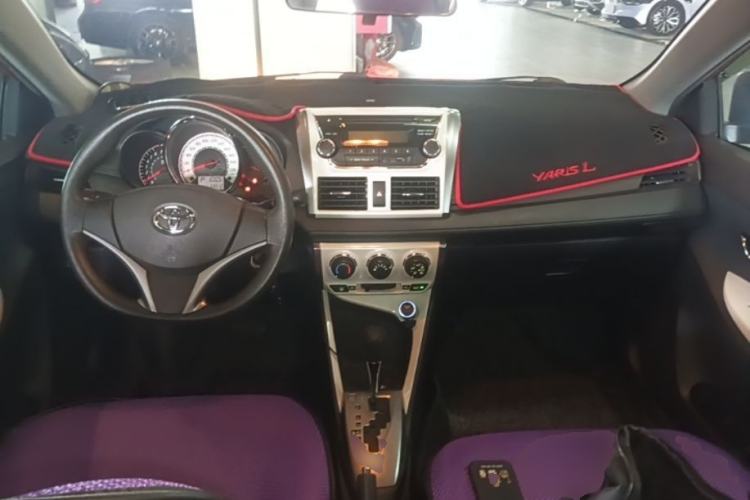 Used Toyota YARiS L Zhi Xuan 2015 1.5G Automatic Xuan Dong Sunroof Special Edition Center Console