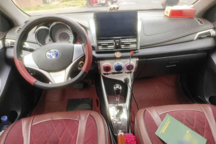 Used Toyota YARiS L Zhi Xuan 2015 1.5G Automatic Xuan Dong Sunroof Special Edition Center Console