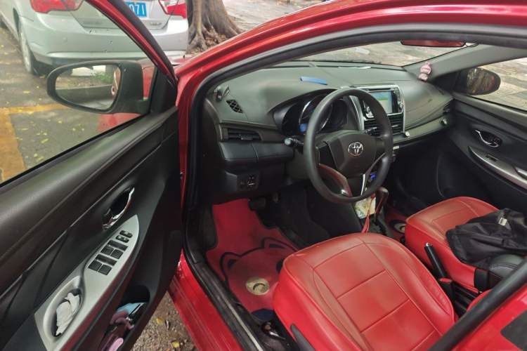 Used Toyota YARiS L Zhi Xuan 2015 1.5E Automatic Charm Edition Driver Seat