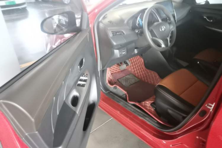 Used Toyota YARiS L Zhi Xuan 2015 1.5E Automatic Charm Edition Driver Seat