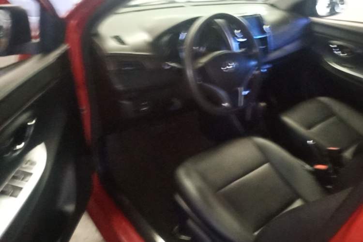 Used Toyota YARiS L Zhi Xuan 2015 1.5E Automatic Charm Edition Driver Seat