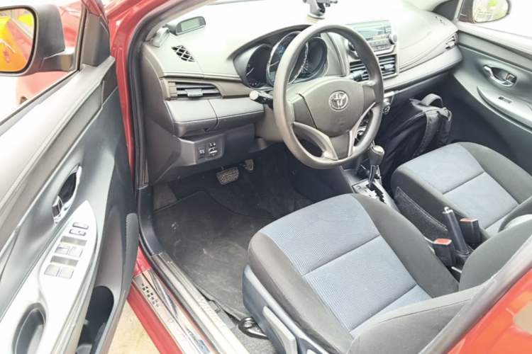 Used Toyota YARiS L Zhi Xuan 2015 1.5E Automatic Charm Edition Driver Seat