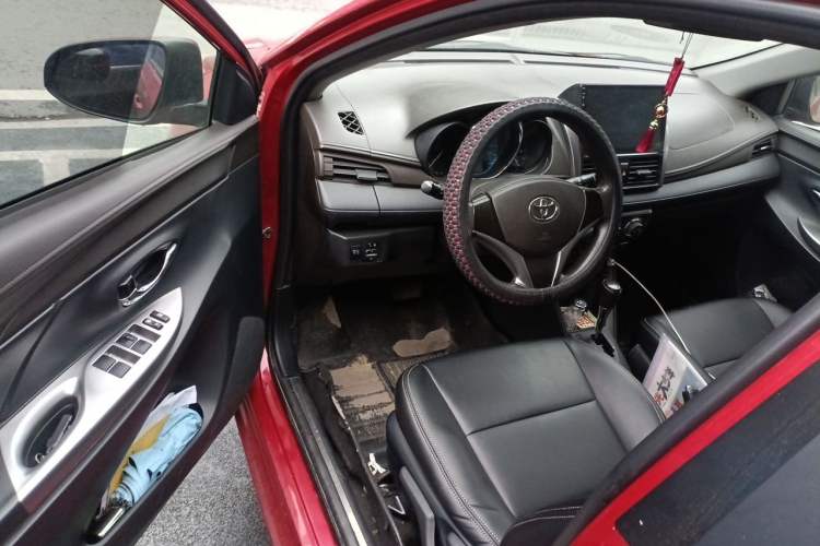 Used Toyota YARiS L Zhi Xuan 2015 1.5E Automatic Charm Edition Driver Seat