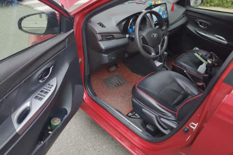 Used Toyota YARiS L Zhi Xuan 2015 1.5E Automatic Charm Edition Driver Seat