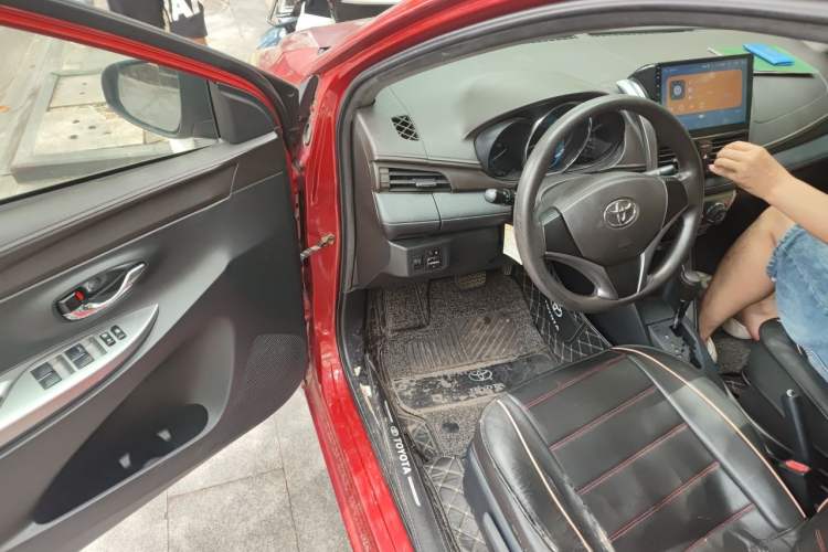 Used Toyota YARiS L Zhi Xuan 2015 1.5E Automatic Charm Edition Driver Seat