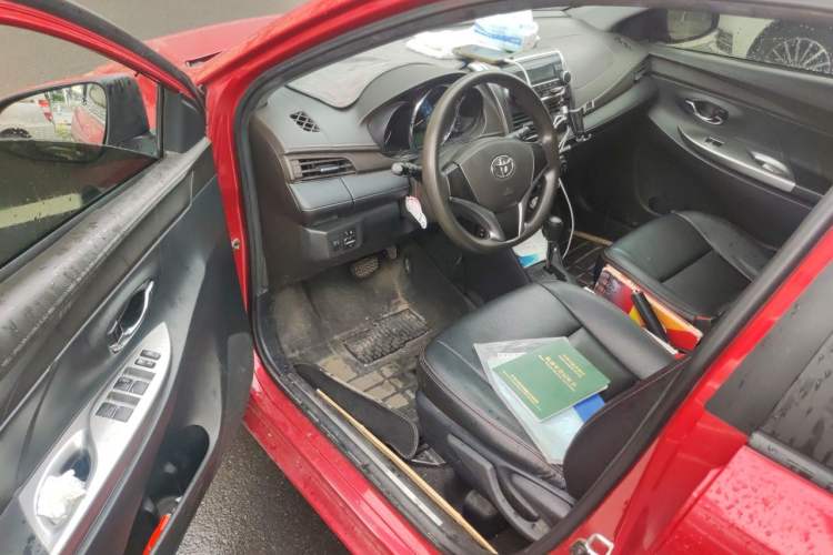 Used Toyota YARiS L Zhi Xuan 2015 1.5E Automatic Charm Edition Driver Seat