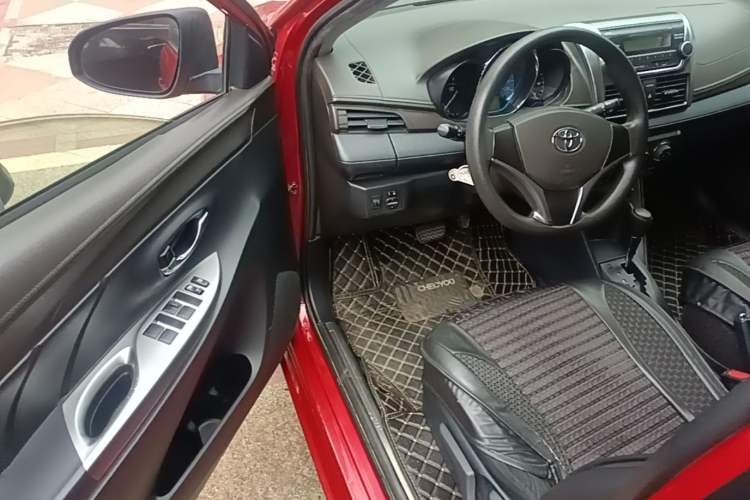 Used Toyota YARiS L Zhi Xuan 2015 1.5E Automatic Charm Edition Driver Seat