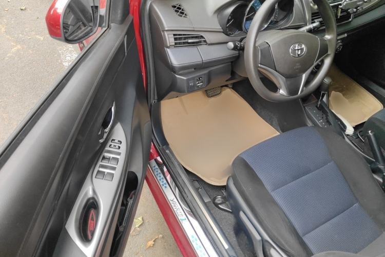 Used Toyota YARiS L Zhi Xuan 2015 1.5E Automatic Charm Edition Driver Seat