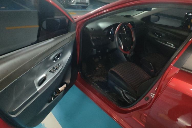 Used Toyota YARiS L Zhi Xuan 2015 1.5E Automatic Charm Edition Driver Seat