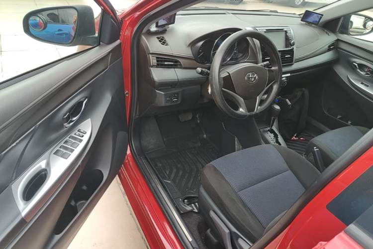 Used Toyota YARiS L Zhi Xuan 2015 1.5E Automatic Charm Edition Driver Seat