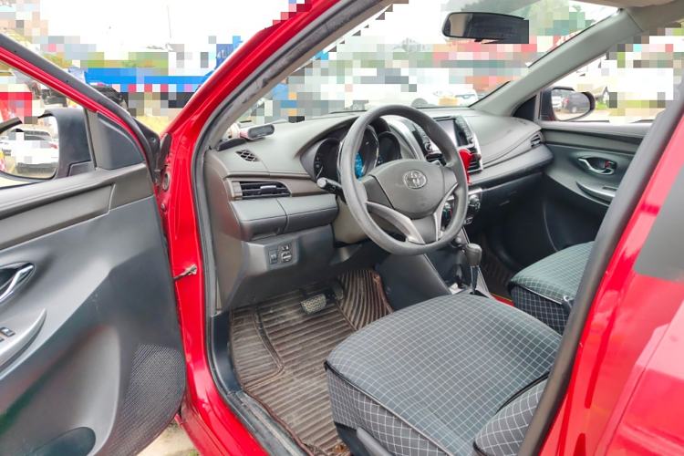Used Toyota YARiS L Zhi Xuan 2015 1.5E Automatic Charm Edition Driver Seat