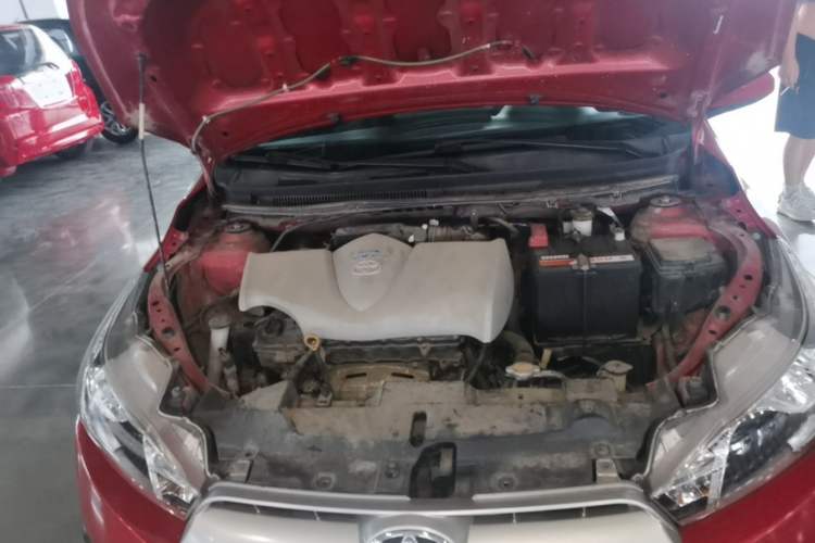 Used Toyota YARiS L Zhi Xuan 2015 1.5E Automatic Charm Edition Engine Bay