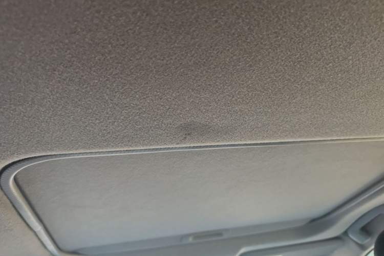 Used Toyota YARiS L Zhi Xuan 2015 1.5G Automatic Xuan Dong Sunroof Special Edition Headliner