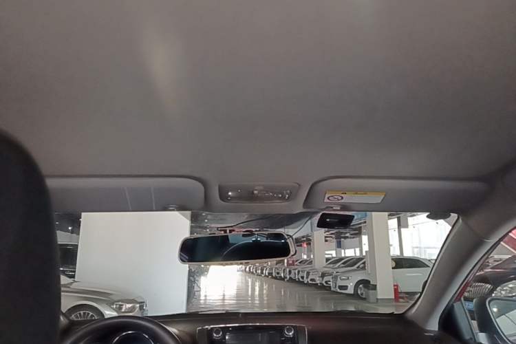 Used Toyota YARiS L Zhi Xuan 2015 1.5E Automatic Charm Edition Headliner