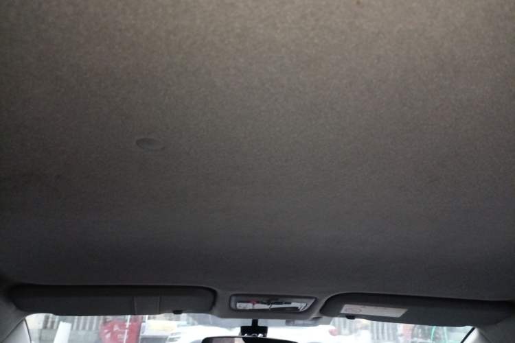 Used Toyota YARiS L Zhi Xuan 2015 1.5E Automatic Charm Edition Headliner