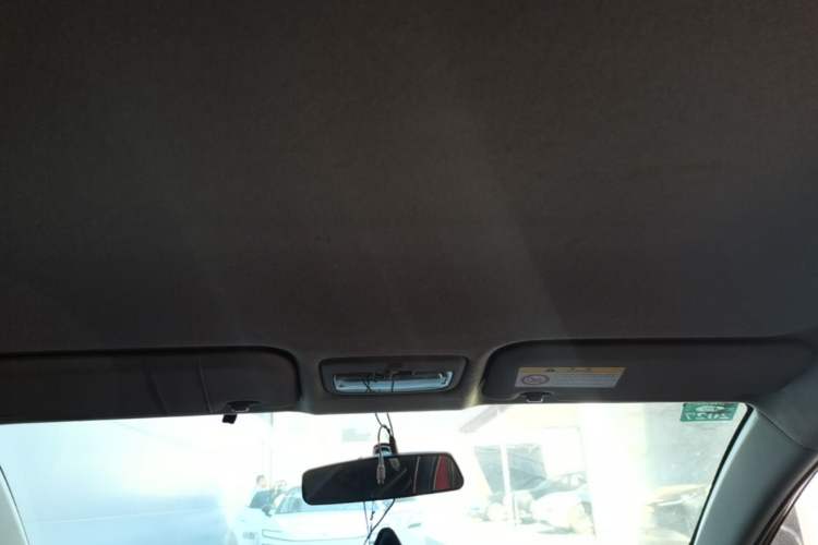 Used Toyota YARiS L Zhi Xuan 2015 1.5E Automatic Charm Edition Headliner