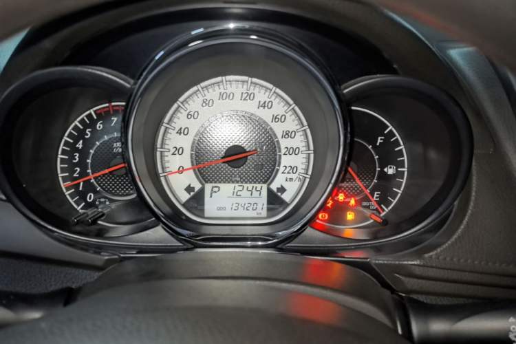 Used Toyota YARiS L Zhi Xuan 2015 1.5G Automatic Xuan Dong Sunroof Special Edition Instrument Cluster